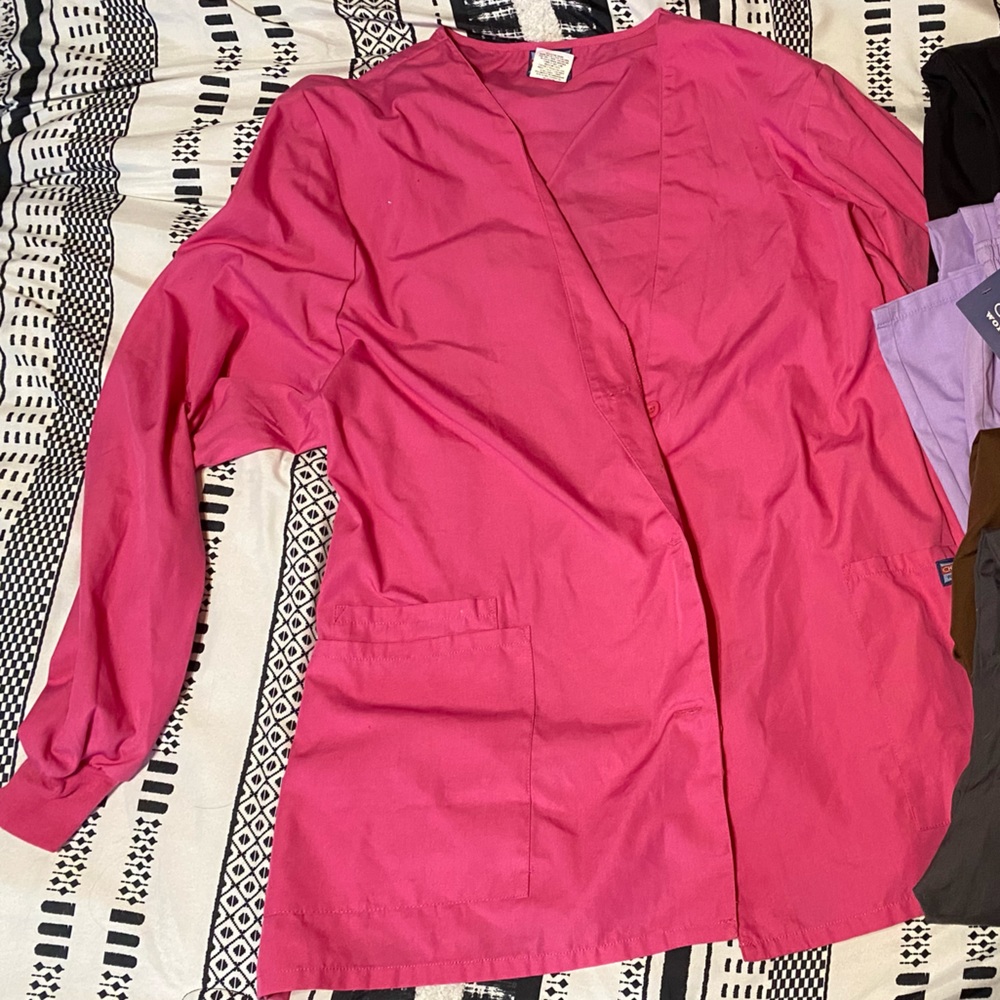 Women’s size XL Cherokee scrubs jacket V neck.